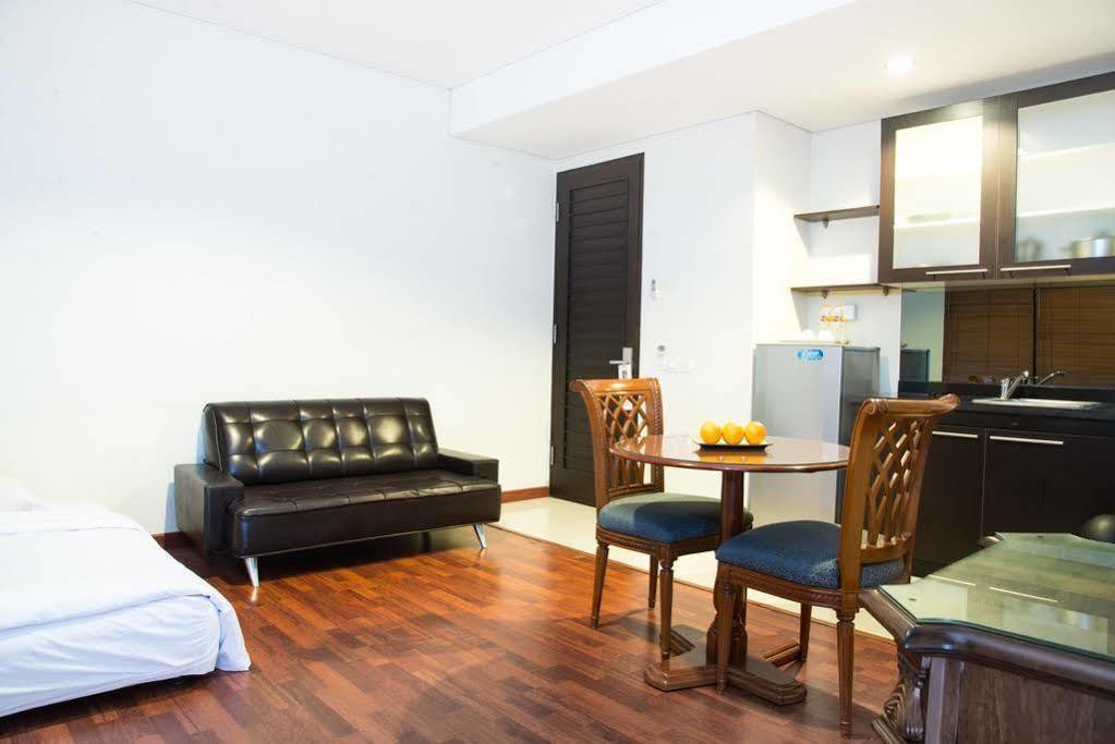 Arimbi Pejaten Suites Giacarta Esterno foto